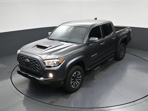 Used 2020 Toyota Tacoma TRD Sport RWD image 32