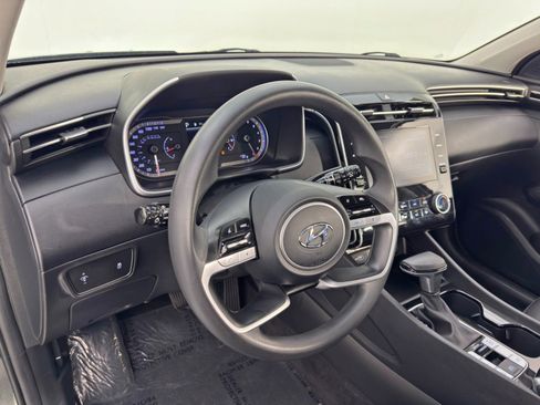 Used 2023 Hyundai Tucson SE image 12