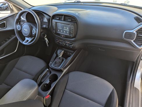 Used 2020 Kia Soul LX image 10
