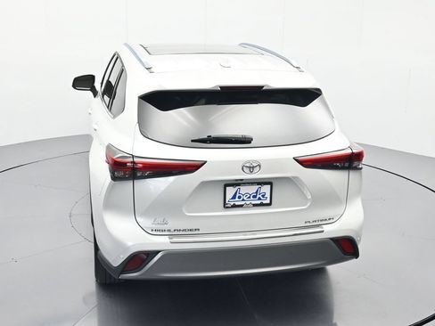 Used 2022 Toyota Highlander Platinum FWD image 36