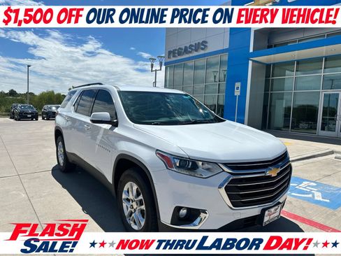 Used 2019 Chevrolet Traverse LT FWD image 1