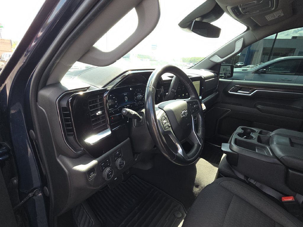 Used 2022 Chevrolet Silverado 1500 RST w/ Z71 Off-Road Package AWD/4WD image 15