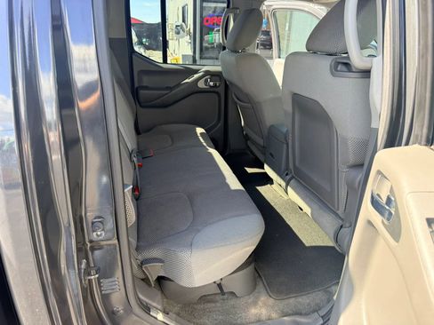 Used 2010 Nissan Frontier SE AWD/4WD image 20