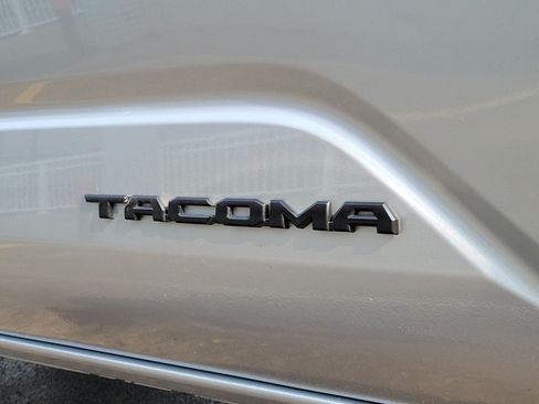 Used 2025 Toyota Tacoma TRD Off-Road AWD/4WD image 6