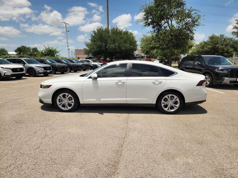 Used 2025 Honda Accord LX image 4