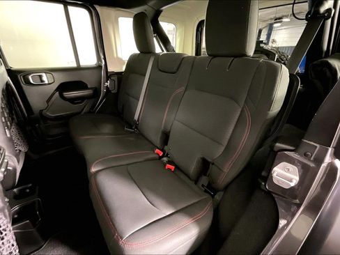 Used 2018 Jeep Wrangler Unlimited Rubicon AWD/4WD image 34