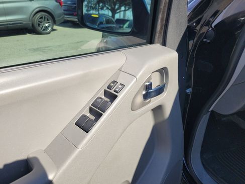 Used 2018 Nissan Frontier SV w/ Value Truck Package image 6