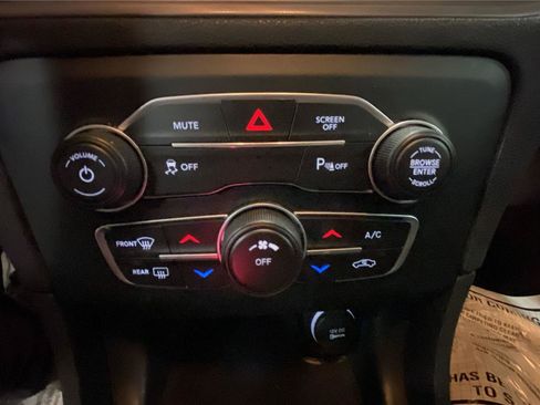 Used 2023 Dodge Charger SXT image 14