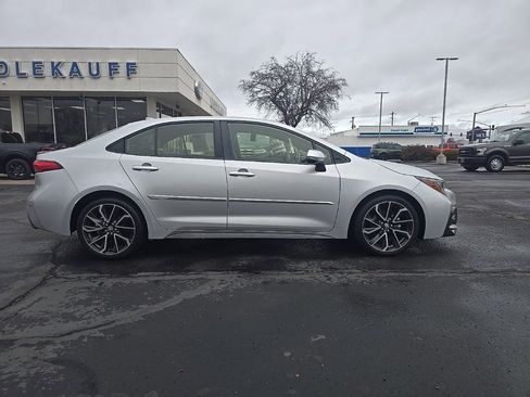 Used 2020 Toyota Corolla XSE image 2