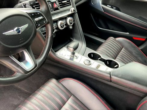 Used 2023 Genesis G70 2.0T w/ Sport Prestige Package RWD image 17