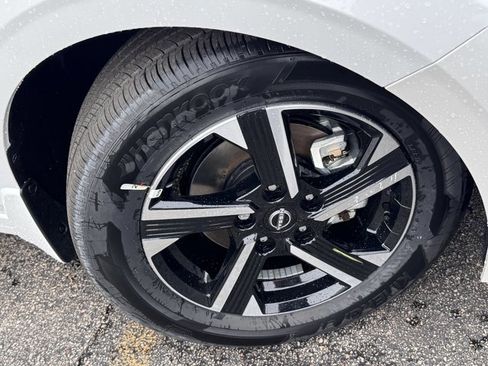 New 2025 Nissan Sentra SV w/ Trunk Package image 7