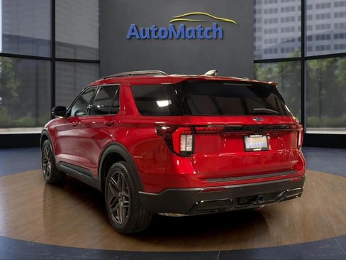Used 2025 Ford Explorer ST-Line w/ Premium Package image 9