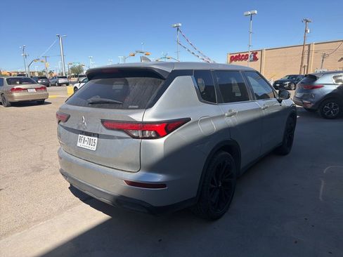 Used 2022 Mitsubishi Outlander ES image 3