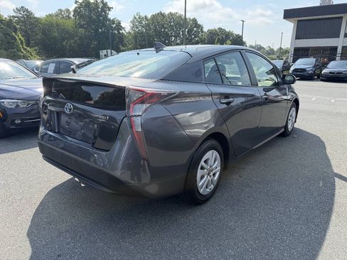 Used 2016 Toyota Prius Two FWD image 4