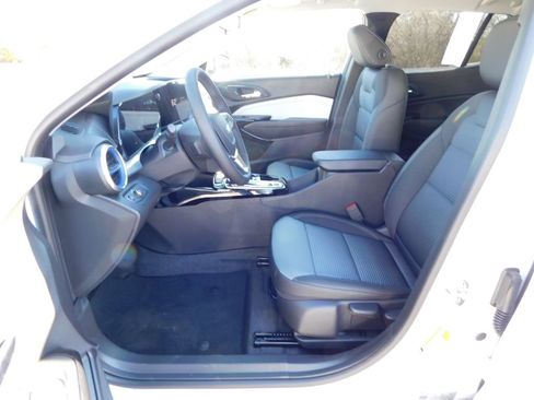 New 2026 Chevrolet Trax LT w/ Driver Confidence Package FWD image 12