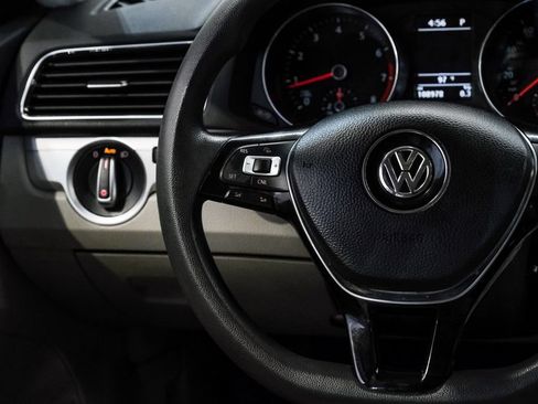 Used 2016 Volkswagen Passat 1.8T S FWD image 21