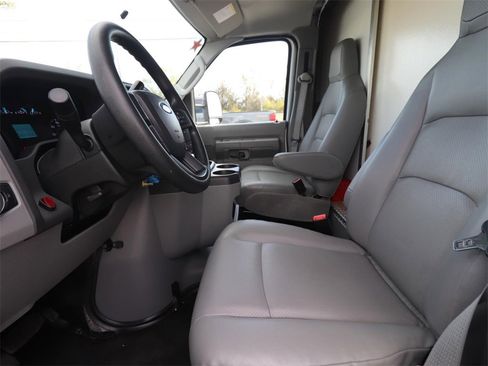 Used 2023 Ford E-350 and Econoline 350 Super Duty w/ Power Windows & Locks Group image 7