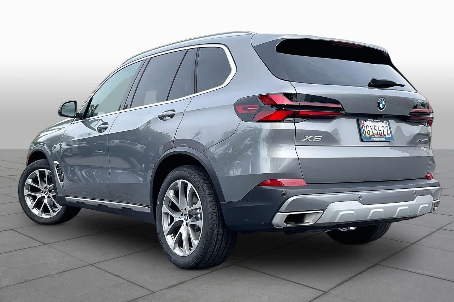 Used 2026 BMW X5 xDrive40i AWD/4WD image 11