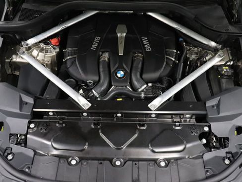Used 2019 BMW X5 xDrive50i w/ M Sport Package image 28