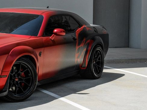 Used 2016 Dodge Challenger SRT Hellcat RWD image 9