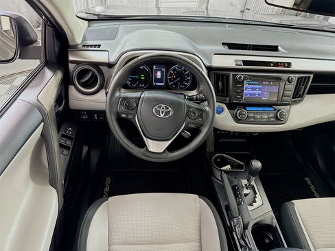 Used 2018 Toyota RAV4 XLE image 16
