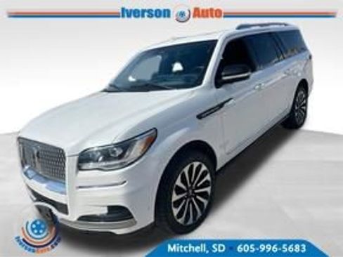 Used 2023 Lincoln Navigator L Reserve AWD/4WD image 1