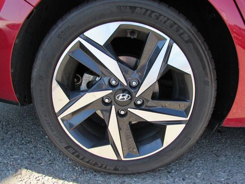 Used 2023 Hyundai Elantra Limited FWD image 28
