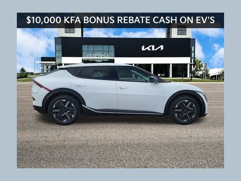 New 2025 Kia EV6 Light w/ Light LR Technology Package image 1