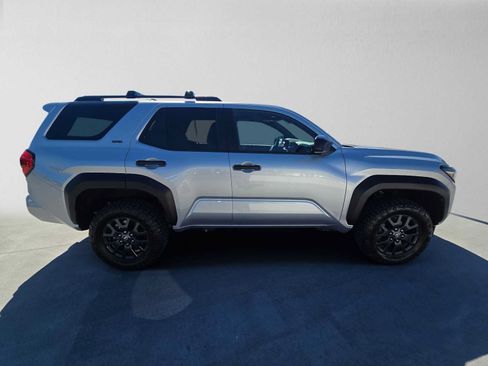 Certified 2025 Toyota 4Runner SR5 AWD/4WD image 2