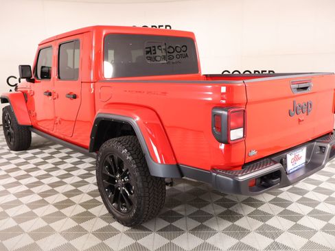 Used 2025 Jeep Gladiator Sport AWD/4WD image 20