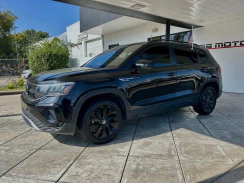 Used 2024 Volkswagen Taos S image 1