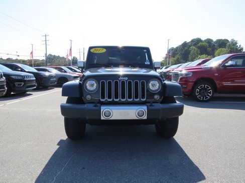 Used 2017 Jeep Wrangler Unlimited Sahara w/ Quick Order Package 24E Chief AWD/4WD image 8