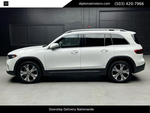 Used 2024 Mercedes-Benz EQB 300 4MATIC image 4