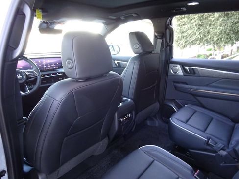 New 2026 Buick Enclave Avenir w/ Super Cruise Package FWD image 19