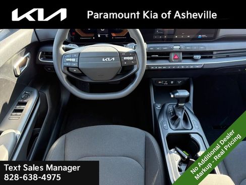 New 2026 Kia K4 LXS image 22