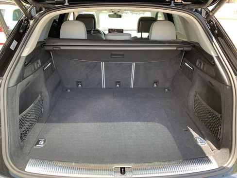 Used 2022 Audi Q5 e Premium image 11