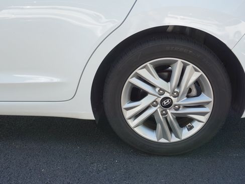 Used 2020 Hyundai Elantra SEL w/ Cargo Package (C1) FWD image 6