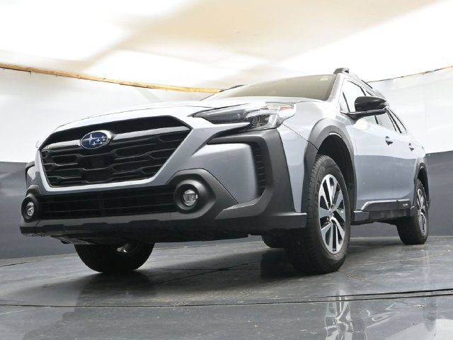 Used 2025 Subaru Outback Premium AWD/4WD image 29