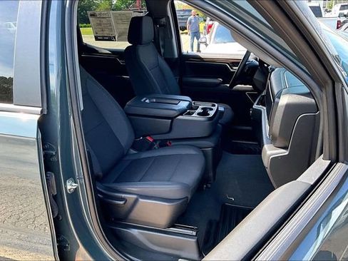 Used 2025 Chevrolet Silverado 1500 LT w/ Safety Package AWD/4WD image 26