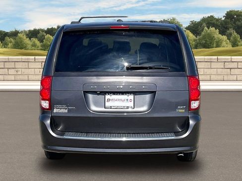 Used 2017 Dodge Grand Caravan SXT FWD image 4