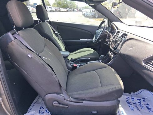Used 2012 Chrysler 200 Touring FWD image 10