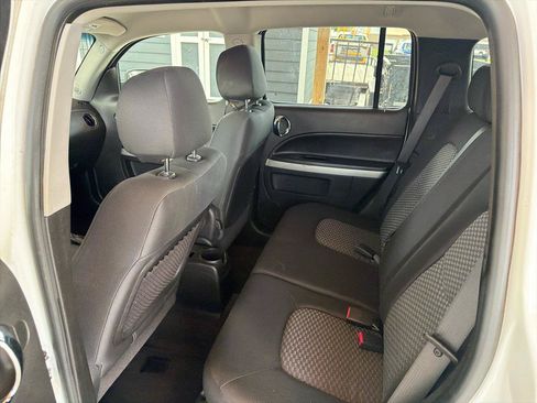 Used 2010 Chevrolet HHR LS FWD image 14