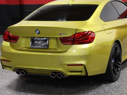 Used 2019 BMW M4 Coupe w/ Executive Package RWD image 30
