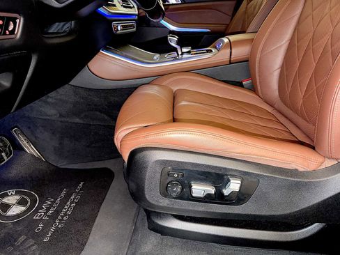 Used 2023 BMW X5 M50i w/ Parking Assistance Package image 10