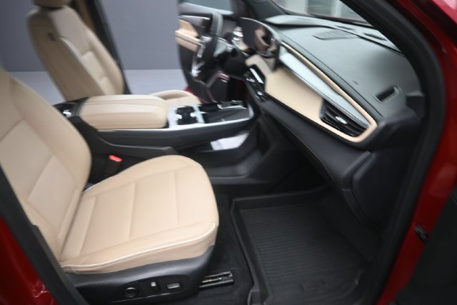 Used 2025 Buick Enclave Preferred w/ Trailering Package, 5000 lbs. AWD/4WD image 19