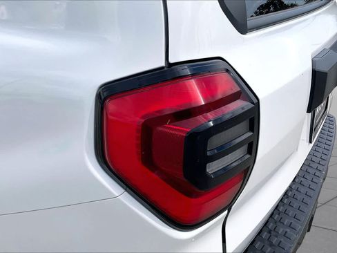 Used 2025 Toyota 4Runner SR5 AWD/4WD image 27