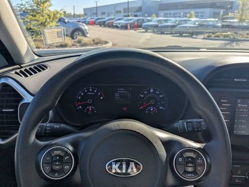 Used 2020 Kia Soul LX FWD image 26