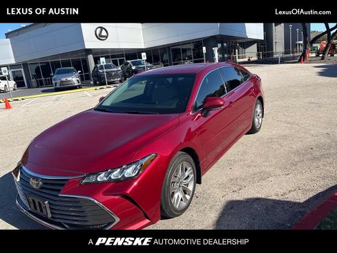 Used 2021 Toyota Avalon XLE FWD image 1