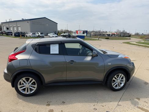 Used 2014 Nissan Juke SL image 2