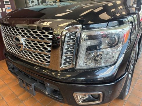 Used 2017 Nissan Titan Platinum Reserve RWD image 9